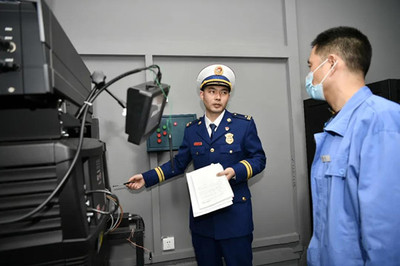 南陽(yáng)消防支隊(duì)全面開展大型商業(yè)綜合體專家團(tuán)隊(duì)教學(xué)培訓(xùn)技術(shù)服務(wù)